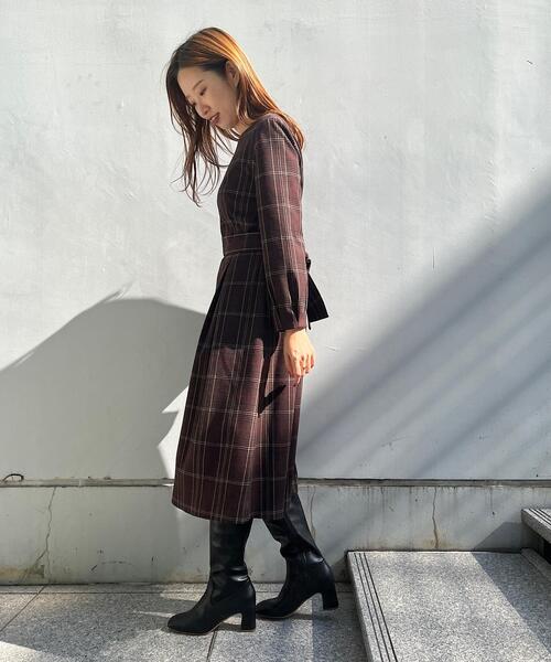 couture brooch（クチュールブローチ）の「◆先染め起毛 チェックタックデザインワンピース（ワンピース・レディース・ネイビー系1/ブラウン系2・38/40）」の9枚目の写真
