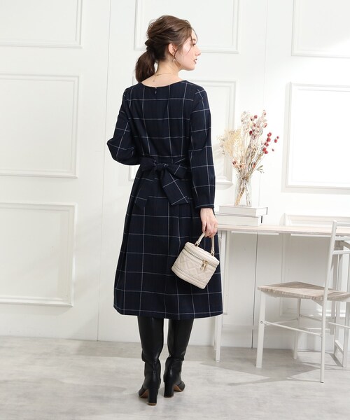 couture brooch（クチュールブローチ）の「◆先染め起毛 チェックタックデザインワンピース（ワンピース・レディース・ネイビー系1/ブラウン系2・38/40）」の6枚目の写真