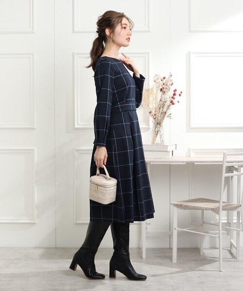 couture brooch（クチュールブローチ）の「◆先染め起毛 チェックタックデザインワンピース（ワンピース・レディース・ネイビー系1/ブラウン系2・38/40）」の8枚目の写真