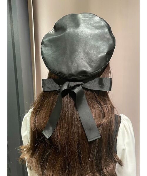 EATME（イートミー）の「BACKリボンフェイクレザーベレー帽（ハンチング/ベレー帽・レディース・ブラック・FREE）」の4枚目の写真