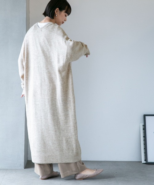 NANO universe（ナノユニバース）の「LB.04/深Vネックマキシニットワンピース（ワンピース・レディース・ブラウン/ベージュ/ネイビー・FREE）」の4枚目の写真