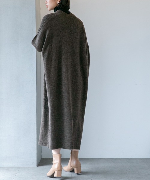 NANO universe（ナノユニバース）の「LB.04/深Vネックマキシニットワンピース（ワンピース・レディース・ブラウン/ベージュ/ネイビー・FREE）」の8枚目の写真