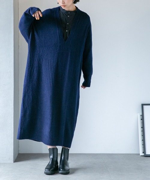 NANO universe（ナノユニバース）の「LB.04/深Vネックマキシニットワンピース（ワンピース・レディース・ブラウン/ベージュ/ネイビー・FREE）」の12枚目の写真