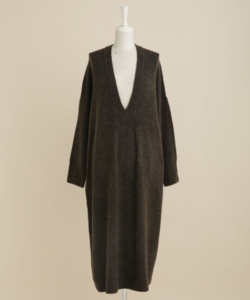 NANO universe（ナノユニバース）の「LB.04/深Vネックマキシニットワンピース（ワンピース・レディース・ブラウン/ベージュ/ネイビー・FREE）」の21枚目の写真