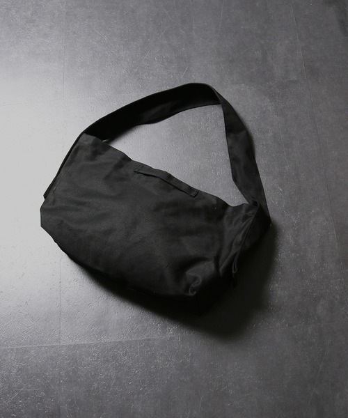 ROOPTOKYO（ループトウキョウ）の「ショルダーBAG メッセンジャーバッグ（ショルダーバッグ・メンズ・アイボリー/ブラック/カーキ・FREE）」の2枚目の写真