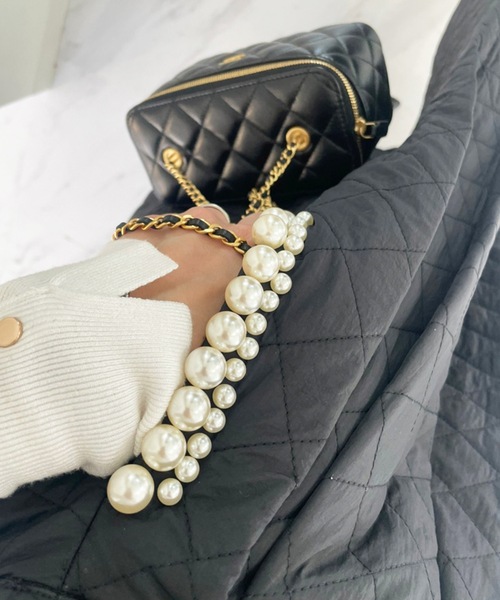 M y u（ミュー）の「キルティング パールポケット ボリュームフレア スカート（スカート・レディース・ブラック/グレイッシュベージュ・FREE）」の4枚目の写真