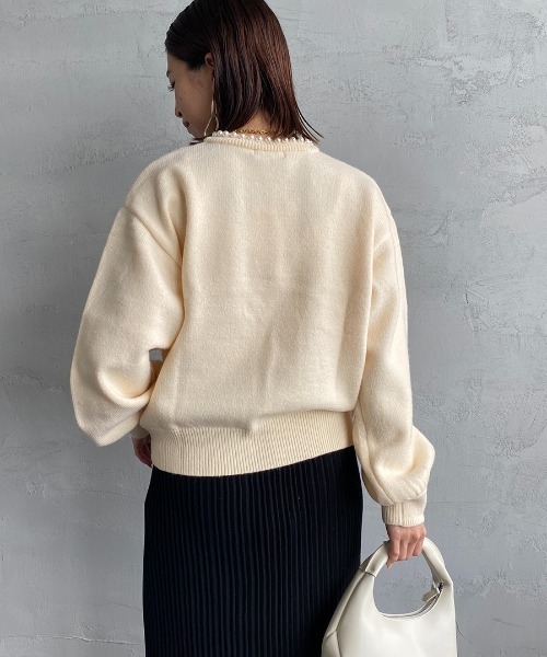 JEANS FACTORY （ジーンズファクトリー）の「[MAISON DE L'ALLURE/メゾンドゥラリュール] パールデザイン プルオーバーニット（ニット/セーター・レディース・オフホワイト/ブラック・F）」の13枚目の写真