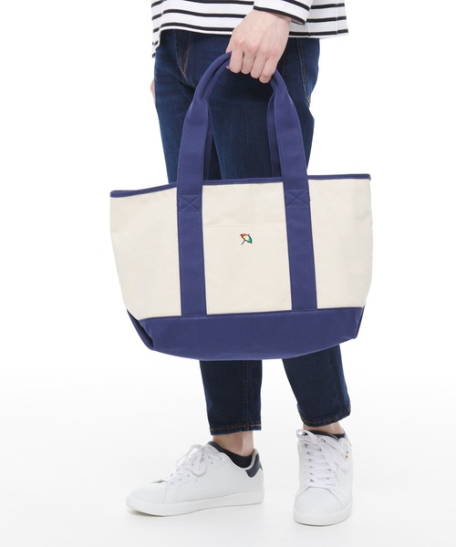 Arnold Palmer(アーノルドパーマー)の「キャンバス シェア ラージ トート(トートバッグ・レディース・ネイビー/ベージュ・F)」の1枚目の写真