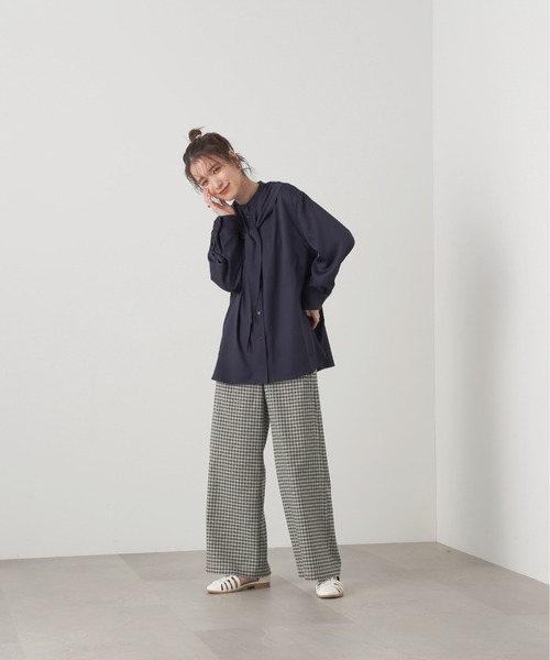 N.（N. Natural Beauty Basic）（エヌエヌナチュラルビューティーベーシック）の「◆スカーフバンドカラーシャツ（シャツ/ブラウス・レディース・ネイビー/オフホワイト・MEDIUM）」の8枚目の写真