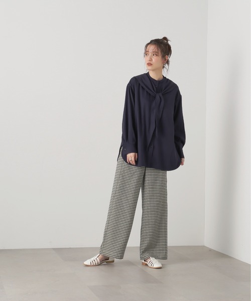 N.（N. Natural Beauty Basic）（エヌエヌナチュラルビューティーベーシック）の「◆スカーフバンドカラーシャツ（シャツ/ブラウス・レディース・ネイビー/オフホワイト・MEDIUM）」の5枚目の写真