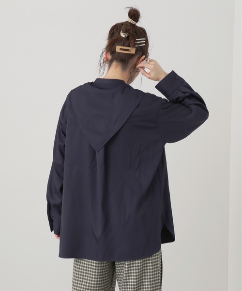 N.（N. Natural Beauty Basic）（エヌエヌナチュラルビューティーベーシック）の「◆スカーフバンドカラーシャツ（シャツ/ブラウス・レディース・ネイビー/オフホワイト・MEDIUM）」の7枚目の写真