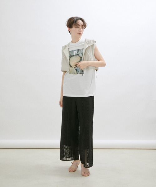 SALON adam et rope'（サロン アダム エ ロペ）の「【MagazineF for SALON】別注ノースリーブプリントTシャツ（Tシャツ/カットソー・レディース・ホワイト/ホワイト系その他/ホワイト系その他2/ホワイト系その他3・FREE）」の11枚目の写真