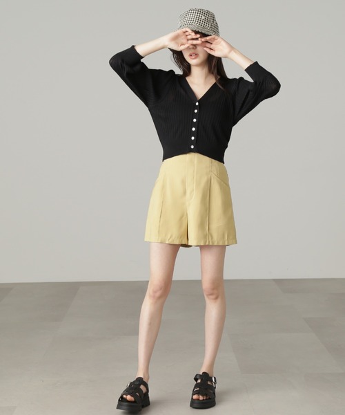 FREE'S MART(フリーズマート)の「◆【セットアップ対応】ハイウエストピンタックショートパンツ(その他パンツ・レディース・ブラック/イエロー/ベージュ・MEDIUM/SMALL)」の22枚目の写真