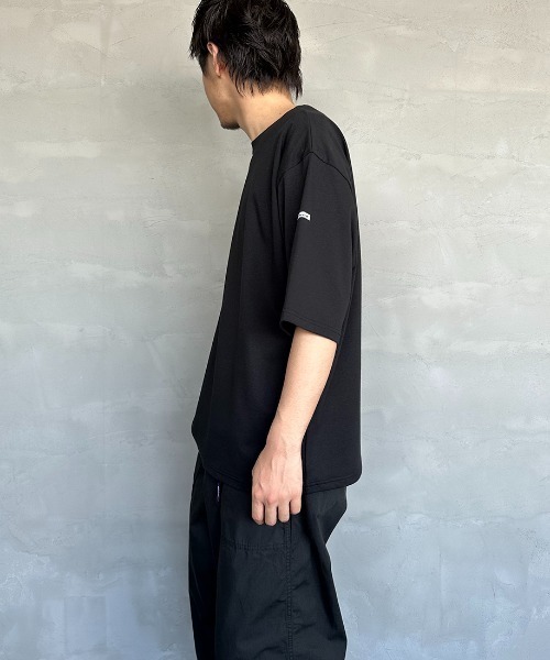 ORCIVAL（オーシバル）の「【WEB限定】[ORCIVAL/オーシバル] ボートネック ショートスリーブTシャツ（Tシャツ/カットソー・レディース・ブラック/グレー/ネイビー/グリーン/ホワイト/グレイッシュベージュ・4/5）」の9枚目の写真