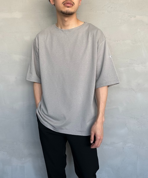 ORCIVAL（オーシバル）の「【WEB限定】[ORCIVAL/オーシバル] ボートネック ショートスリーブTシャツ（Tシャツ/カットソー・レディース・ブラック/グレー/ネイビー/グリーン/ホワイト/グレイッシュベージュ・4/5）」の21枚目の写真