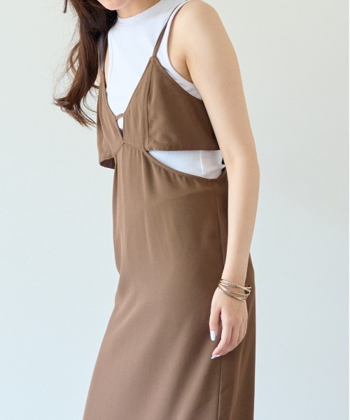 ECRIRE(エクリール)の「カットアウトキャミワンピース(ジャンパースカート・レディース・モカ/グレー/ブラック・M)」の18枚目の写真