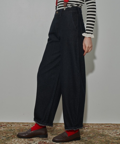 MERLOT（メルロー）の「カーブデニムパンツ（デニムパンツ・レディース・ネイビー・FREE/SMALL）」の2枚目の写真