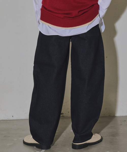 MERLOT（メルロー）の「カーブデニムパンツ（デニムパンツ・レディース・ネイビー・FREE/SMALL）」の16枚目の写真