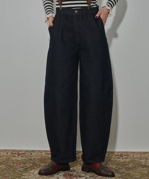 MERLOT（メルロー）の「カーブデニムパンツ（デニムパンツ・レディース・ネイビー・FREE/SMALL）」の21枚目の写真