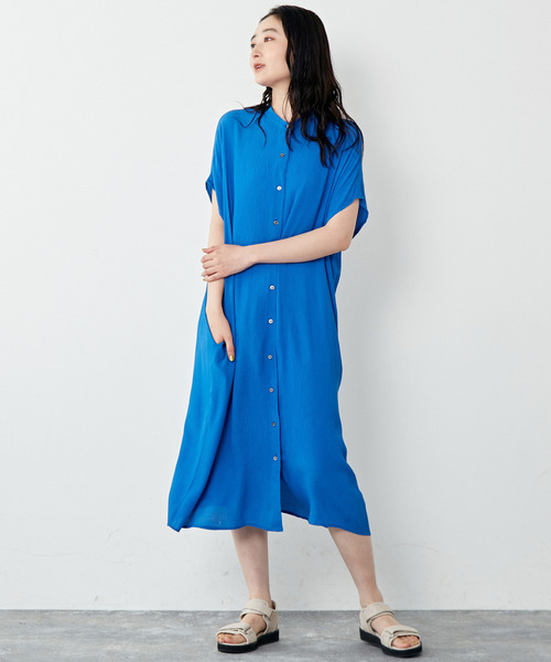 MELROSE claire（メルローズ クレール）の「【表面感のあるジャカード素材が夏らしいバンドカラーワンピース】（シャツワンピース・レディース・ブラック/イエロー/ブルー・FREE）」の3枚目の写真