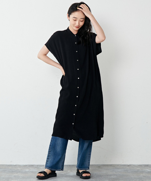 MELROSE claire（メルローズ クレール）の「【表面感のあるジャカード素材が夏らしいバンドカラーワンピース】（シャツワンピース・レディース・ブラック/イエロー/ブルー・FREE）」の2枚目の写真