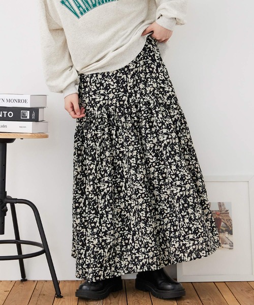 Fashion Letter(ファッションレター)の「フラワープリント 切替フレアスカート(スカート・レディース・サックスブルー/ブラック・M)」の1枚目の写真