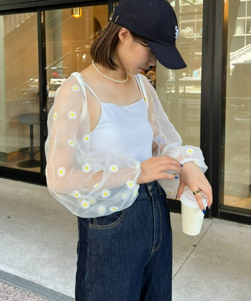 HELLO.SANFRANCISCO(ハローサンフランシスコ)の「【HELLO.SANFRANCISCO/ハローサンフランシスコ】チュールシアーフラワー刺繍ボレロ(カーディガン/ボレロ・レディース・ブラック/ホワイト・ONE SIZE)」の4枚目の写真