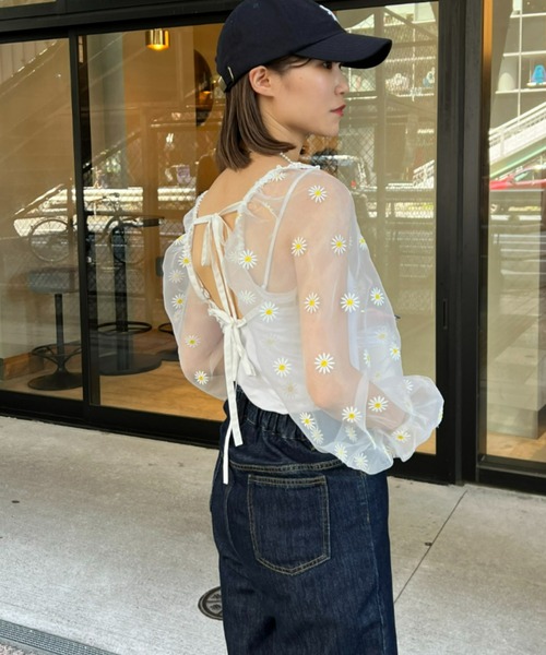 HELLO.SANFRANCISCO(ハローサンフランシスコ)の「【HELLO.SANFRANCISCO/ハローサンフランシスコ】チュールシアーフラワー刺繍ボレロ(カーディガン/ボレロ・レディース・ブラック/ホワイト・ONE SIZE)」の5枚目の写真