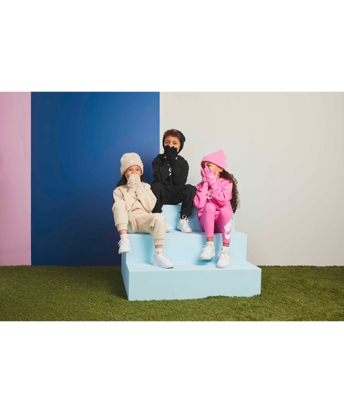 NIKE(ナイキ)の「NIKE/ナイキ キッズ パーカー NKN N NSW CLUB FT HBR PO 86L095-023(パーカー・キッズ・ブラック・115cm/120cm/110cm/105cm)」の4枚目の写真