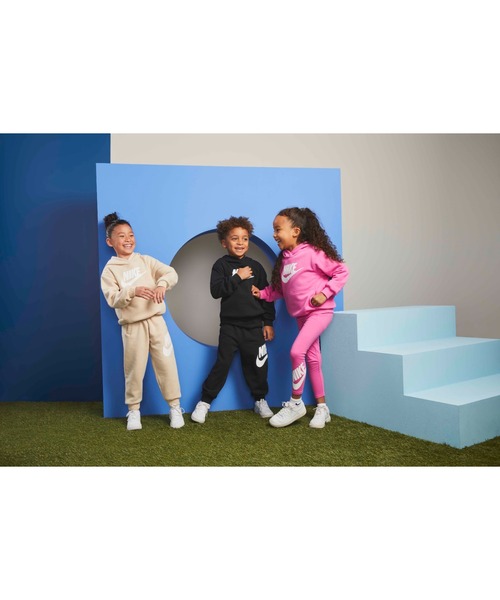 NIKE(ナイキ)の「NIKE/ナイキ キッズ パーカー NKN N NSW CLUB FT HBR PO 86L095-023(パーカー・キッズ・ブラック・115cm/120cm/110cm/105cm)」の8枚目の写真