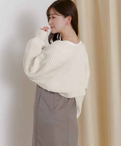 HEYUMM(ヘユム)の「リブニットボレロ(カーディガン/ボレロ・レディース・オレンジ/アイボリー/グレー・ONE)」の4枚目の写真