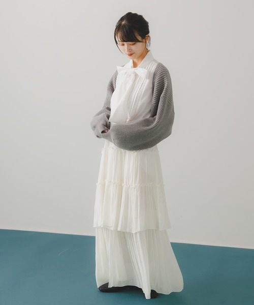 HEYUMM(ヘユム)の「リブニットボレロ(カーディガン/ボレロ・レディース・オレンジ/アイボリー/グレー・ONE)」の17枚目の写真