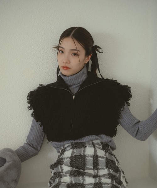 VANNIE U（ヴァニーユー）の「ループジップニットベスト（ベスト・レディース・アイボリー/ブラック・FREE）」の18枚目の写真