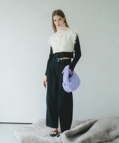 VANNIE U（ヴァニーユー）の「ループジップニットベスト（ベスト・レディース・アイボリー/ブラック・FREE）」の4枚目の写真