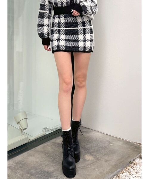 GYDA（ジェイダ）の「【セットアップ着用可】シャギーチェックパターンニット スカートライクショートパンツ（スカート・レディース・アイボリー/ブラック・FREE）」の3枚目の写真