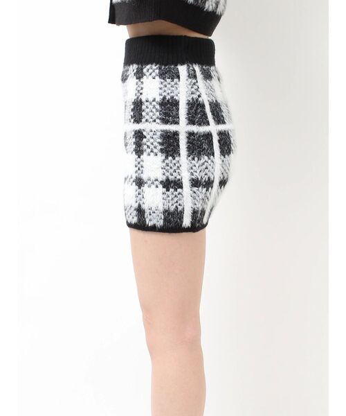 GYDA（ジェイダ）の「【セットアップ着用可】シャギーチェックパターンニット スカートライクショートパンツ（スカート・レディース・アイボリー/ブラック・FREE）」の17枚目の写真