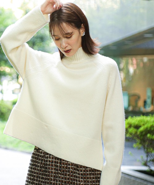 N.（N. Natural Beauty Basic）（エヌエヌナチュラルビューティーベーシック）の「◆ファインメリノウール混ハイネックショートニット（ニット/セーター・レディース・グレー/モカ/ピンク/オフホワイト・MEDIUM）」の5枚目の写真