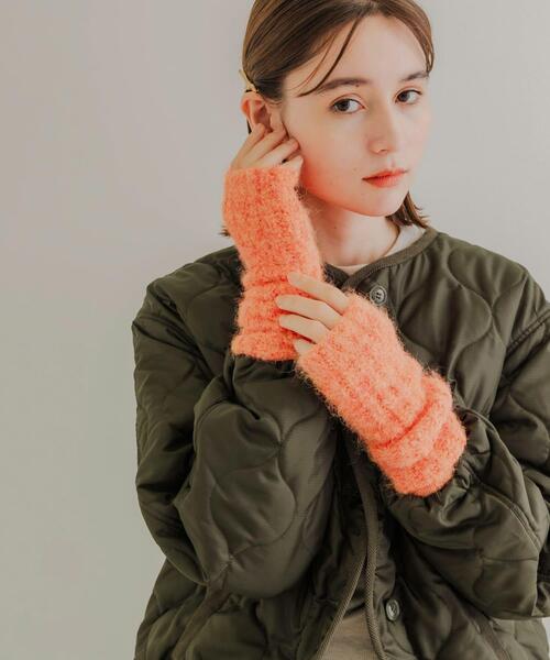 SMELLY（スメリー）の「ミックスヤーンアームウォーマー（手袋・レディース・パープル/オレンジ・-）」の4枚目の写真