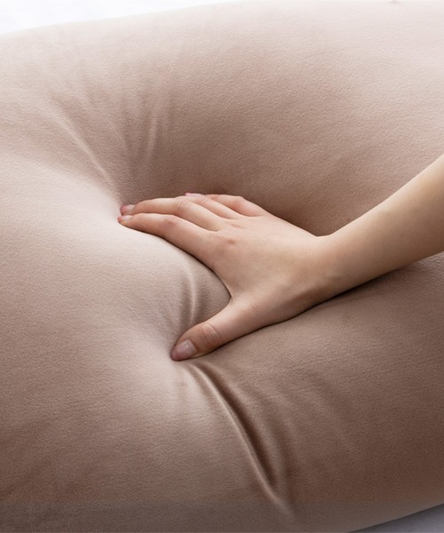 iellio（イエリオ）の「クッションにもなる足枕 / 抱き枕（クッション/クッションカバー・レディース・ピンク/ブラウン/アイボリー/グレー/ベージュ系/グレー系・F）」の22枚目の写真