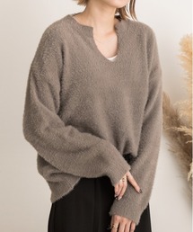 キーネック・ふんわり シャギーニット