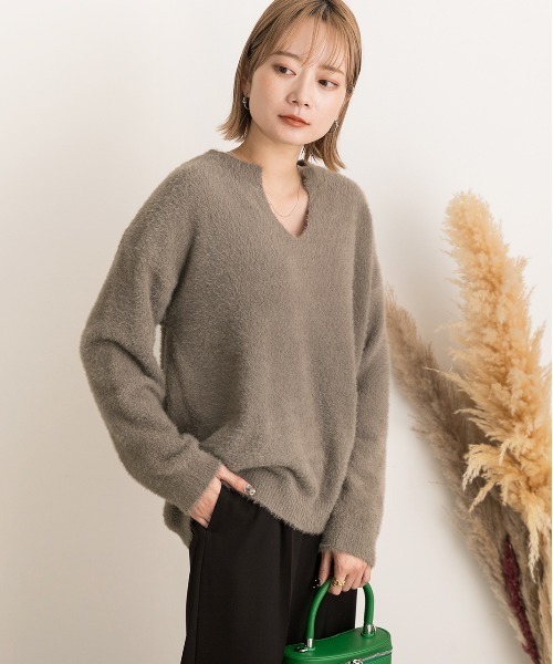 ad thie(アドティエ)の「キーネック・ふんわり シャギーニット(ニット/セーター・レディース・ブラウン/アイボリー/オフホワイト/グレイッシュベージュ/ブラック・FREE)」の20枚目の写真