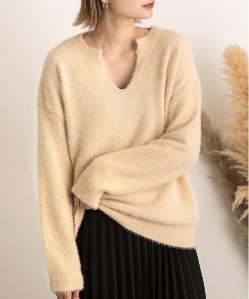 ad thie(アドティエ)の「キーネック・ふんわり シャギーニット(ニット/セーター・レディース・ブラウン/アイボリー/オフホワイト/グレイッシュベージュ/ブラック・FREE)」の13枚目の写真
