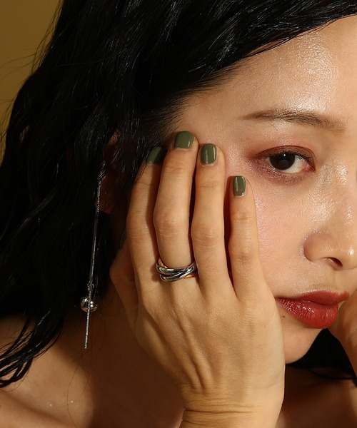 voov（ブーブ）の「【金属アレルギー対応】トリプル 3連 シンプル リング 結婚式 デイリー（リング・レディース・シルバー/ゴールド・11号）」の3枚目の写真