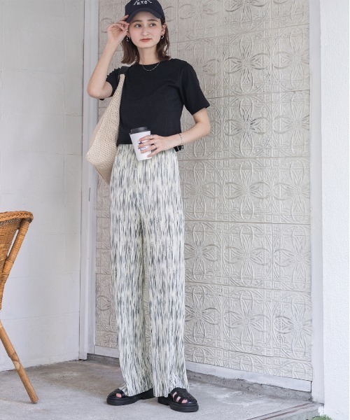 ad thie(アドティエ)の「ニュアンス柄 ハイウエスト フレアプリーツパンツ(その他パンツ・レディース・アイボリー/グリーン/パープル/ブラック・FREE)」の8枚目の写真