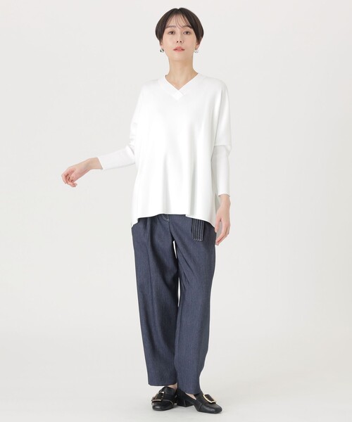 CAST:（キャストコロン）の「【1枚で着映える】バックボタンニット（ニット/セーター・レディース・ホワイト/ブラック/グリーン・M）」の4枚目の写真