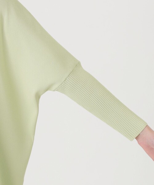 CAST:（キャストコロン）の「【1枚で着映える】バックボタンニット（ニット/セーター・レディース・ホワイト/ブラック/グリーン・M）」の13枚目の写真