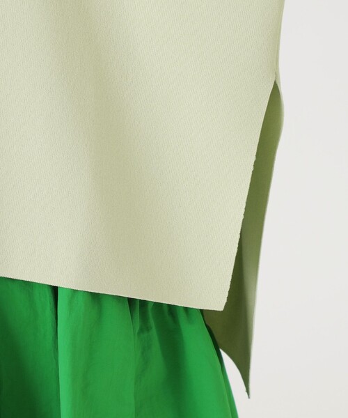 CAST:（キャストコロン）の「【1枚で着映える】バックボタンニット（ニット/セーター・レディース・ホワイト/ブラック/グリーン・M）」の14枚目の写真