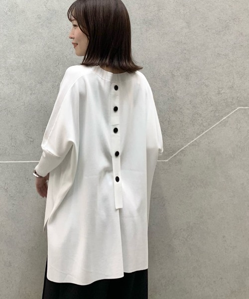 CAST:（キャストコロン）の「【1枚で着映える】バックボタンニット（ニット/セーター・レディース・ホワイト/ブラック/グリーン・M）」の18枚目の写真