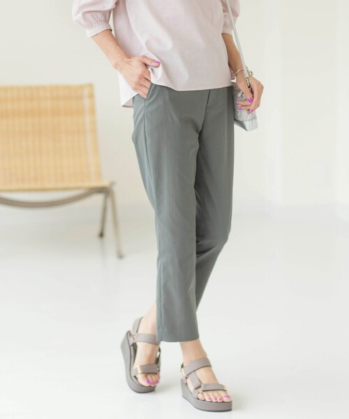 J.PRESS Ladies（J.プレス レディス）の「【洗える・撥水】中空タスランチノ テーパード パンツ（チノパンツ・レディース・スモーキーグリーン系/ライトグレー系/ブラック系・S/XS/XXS）」の2枚目の写真