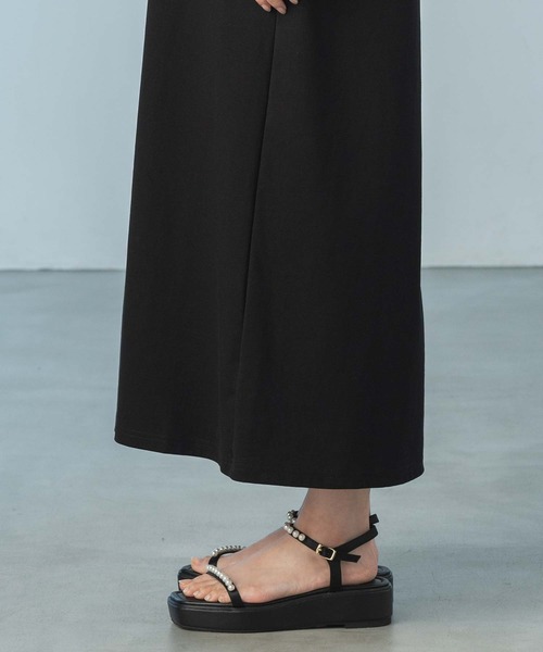 Gready Brilliant(グレディブリリアン)の「プリーツネックジャンパースカート(ジャンパースカート・レディース・ブラック・38)」の14枚目の写真